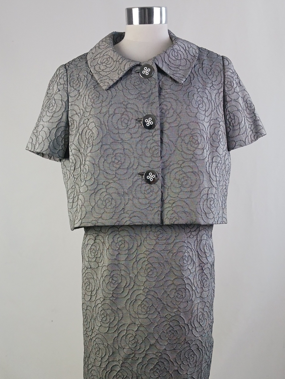 PEGGY JENNINGS GRAY FLORAL SHEATH W CROP JACKET DRESS